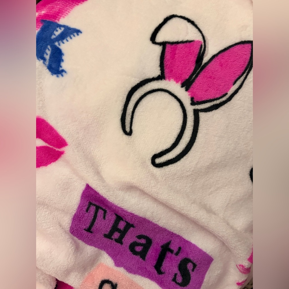 Mean Girls™ “That’s So Fetch” Oversized Plush Blanket-Queen Size 90”x90” NWT - Picture 6 of 7